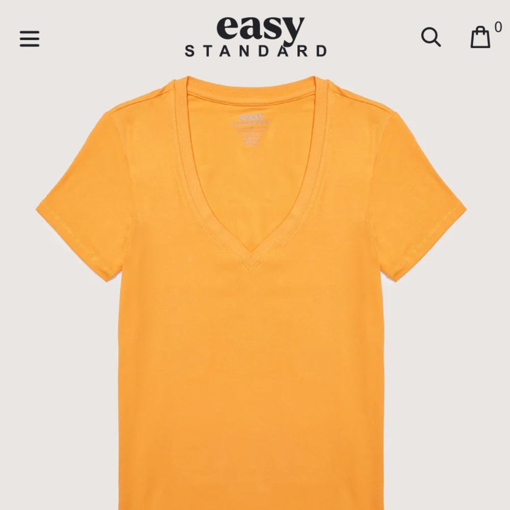 Easy Standard fitted v-neck tee!